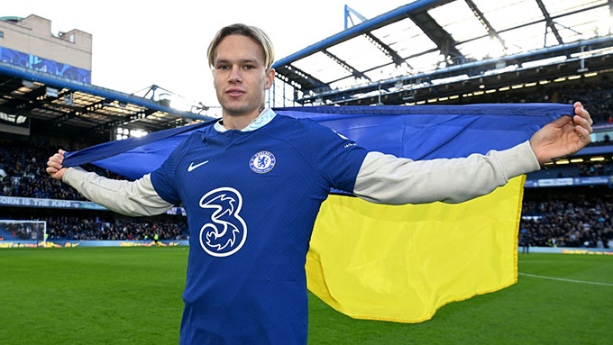 Chelsea ký hợp đồng 8 năm với Mykhailo Mudryk như là một khoản đầu tư cho một thập kỷ tới