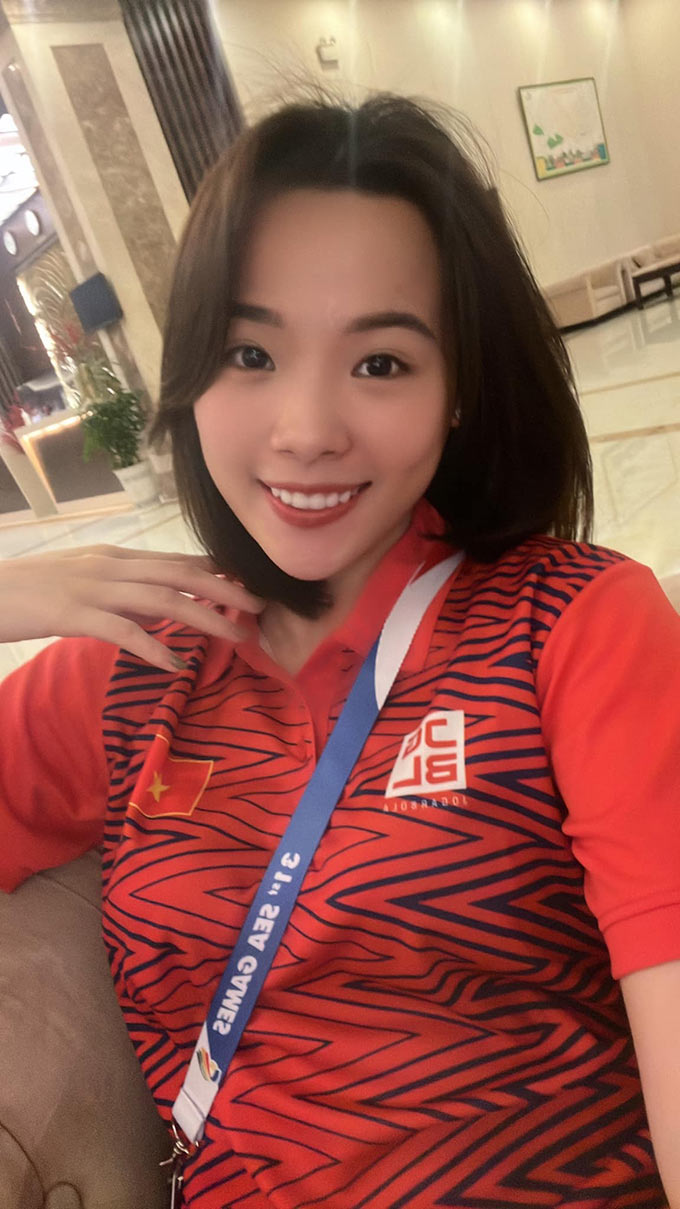 Thùy Linh đánh dấu màn ra mắt của mình ở tuyển cầu lông Việt Nam khi lần đầu tiên tham dự SEA Games 28 (năm 2015), lúc 18 tuổi. Cây vợt sinh năm 1997 giành hàng loạt danh hiệu như vô địch quốc gia các năm 2019-2020, vô địch giải cầu lông quốc tế tổ chức ở Bỉ, trở thành tay vợt Việt Nam đầu tiên lên ngôi tại Viet Nam Open 2022, Á quân giải cầu lông quốc tế Australia và mới nhất là Á quân giải cầu lông Thái Lan mở rộng.
