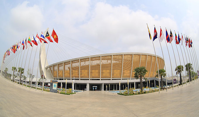 Tổ hợp Morodok Techo được Campuchia khởi công xây dựng năm 2017 để chuẩn bị cho SEA Games 32, với chi phí xây dựng khoảng 160 triệu USD.  Sân chính có sức chứa 75.000 người. Đây sẽ là nơi diễn ra lễ khai mạc, bế mạc và môn điền kinh. Bên cạnh đó là các nhà thi đấu dành cho môn bơi, tennis...