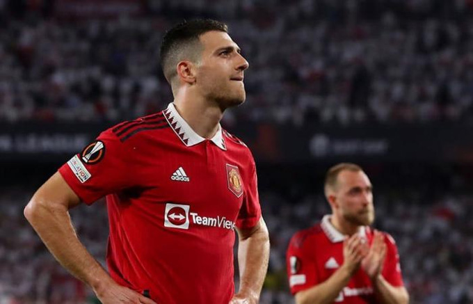 Dalot tiếc nuối vì MU bị Tottenham cầm hòa