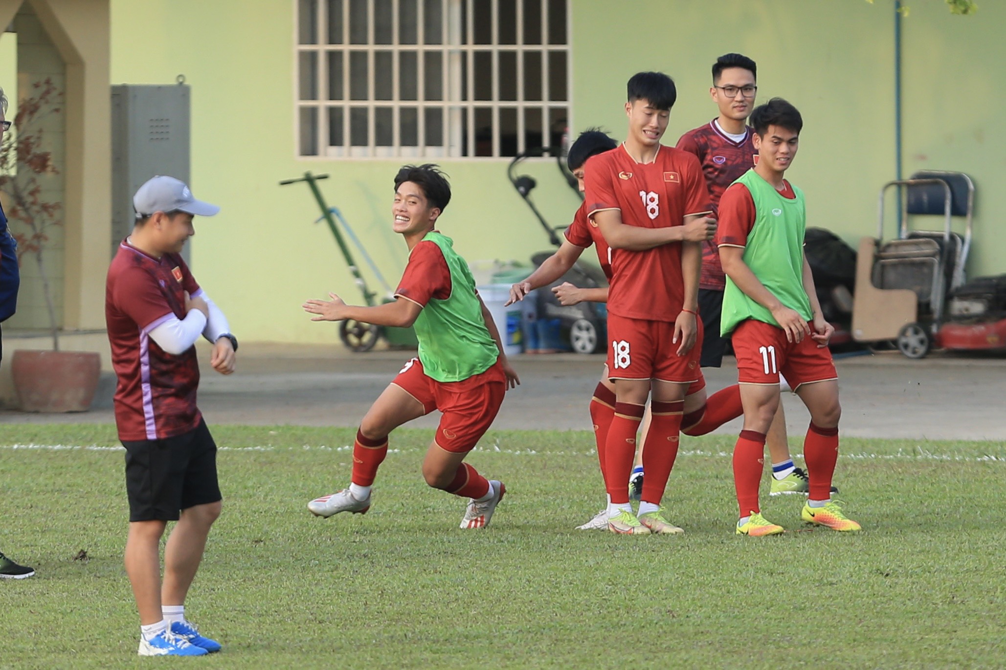 ‘Vua giải trẻ’ Việt Nam tiết lộ điều bất ngờ trước trận gặp Singapore