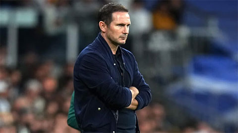 Lampard chỉ trích Chelsea ‘quá dễ để đối đầu’