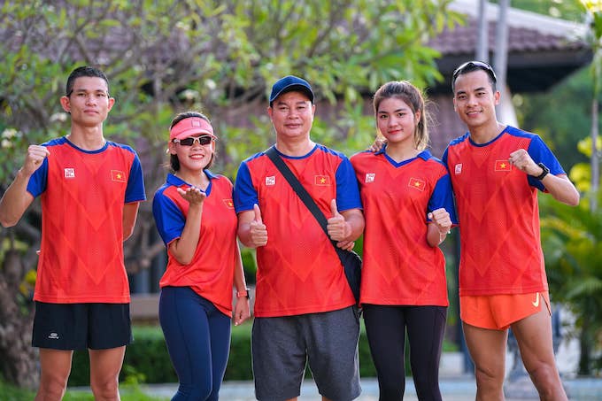 Các tuyển thủ đi bộ 20km của Việt Nam. Ảnh: Tuấn Thành
