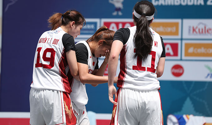Cú ném rổ quyết định của Huỳnh Ngoan giúp tuyển bóng rổ nữ 3x3 Việt Nam vượt qua Philippines với tỷ số 21-19 trong hiệp phụ 