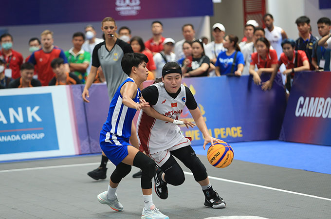 Trước đối thủ Philippines rất mạnh, tuyển bóng rổ nữ 3x3 Việt Nam vẫn cho thấy quyết tâm khi nhập cuộc đầy tự tin 
