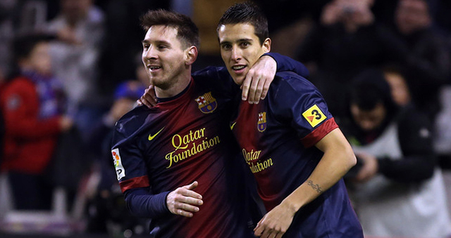 Messi từng gây thù chuốc oán với Tello (phải) khi cả hai còn khoác áo Barca.