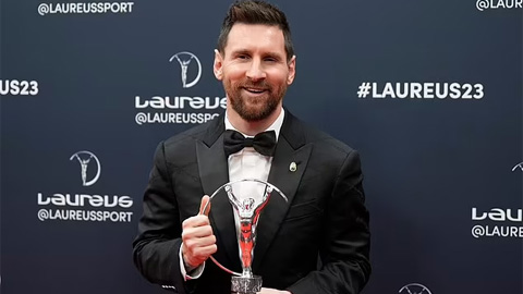 Messi nhận thêm hai giải thưởng cao quý