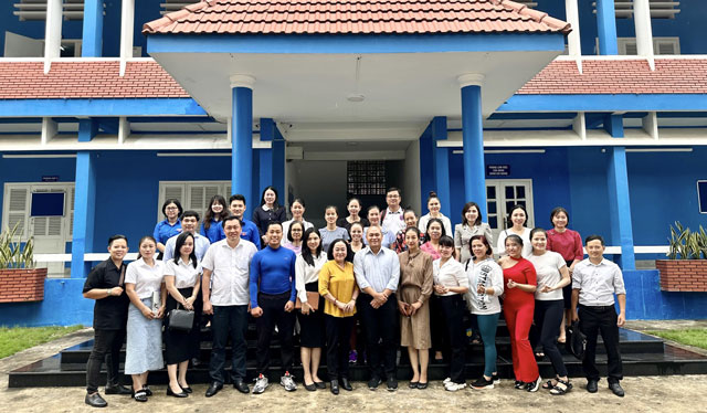 Đại diện lãnh đạo các đơn vị dự Hội nghị chụp ảnh lưu niệm