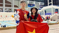 Hòa Minzy bất ngờ sang Campuchia tiếp lửa cho dàn hot boy bơi lội Việt Nam