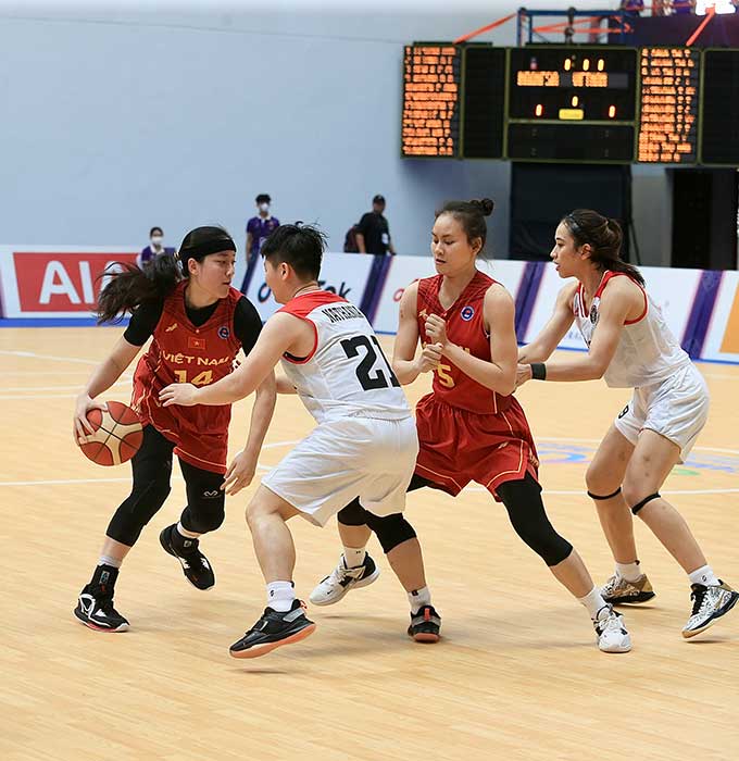 Trước Indonesia được đánh giá cao, ĐT bóng rổ nữ 5x5 Việt Nam gặp nhiều khó khăn trong việc triển khai thế trận 
