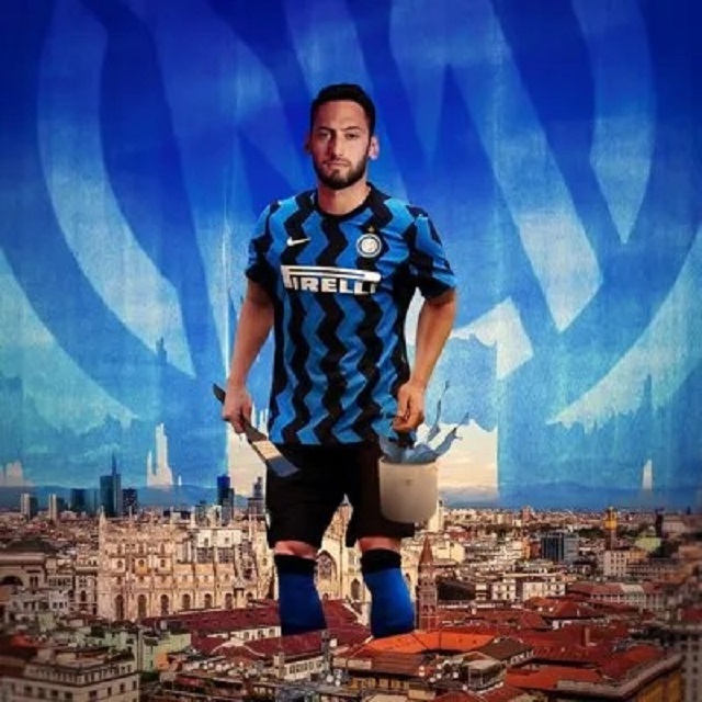 Vừa rời Milan sang Inter, Calhanoglu đã muốn nhuộm xanh thành Milan