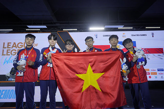 Hôm 7/5 vừa qua, tuyển Việt Nam đã giành Huy chương Bạc môn Tốc Chiến sau khi để thua 1-3 Philippines trong trận chung kết