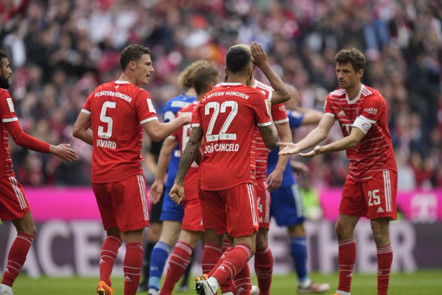 Niềm vui thắng lợi của các cầu thủ Bayern
