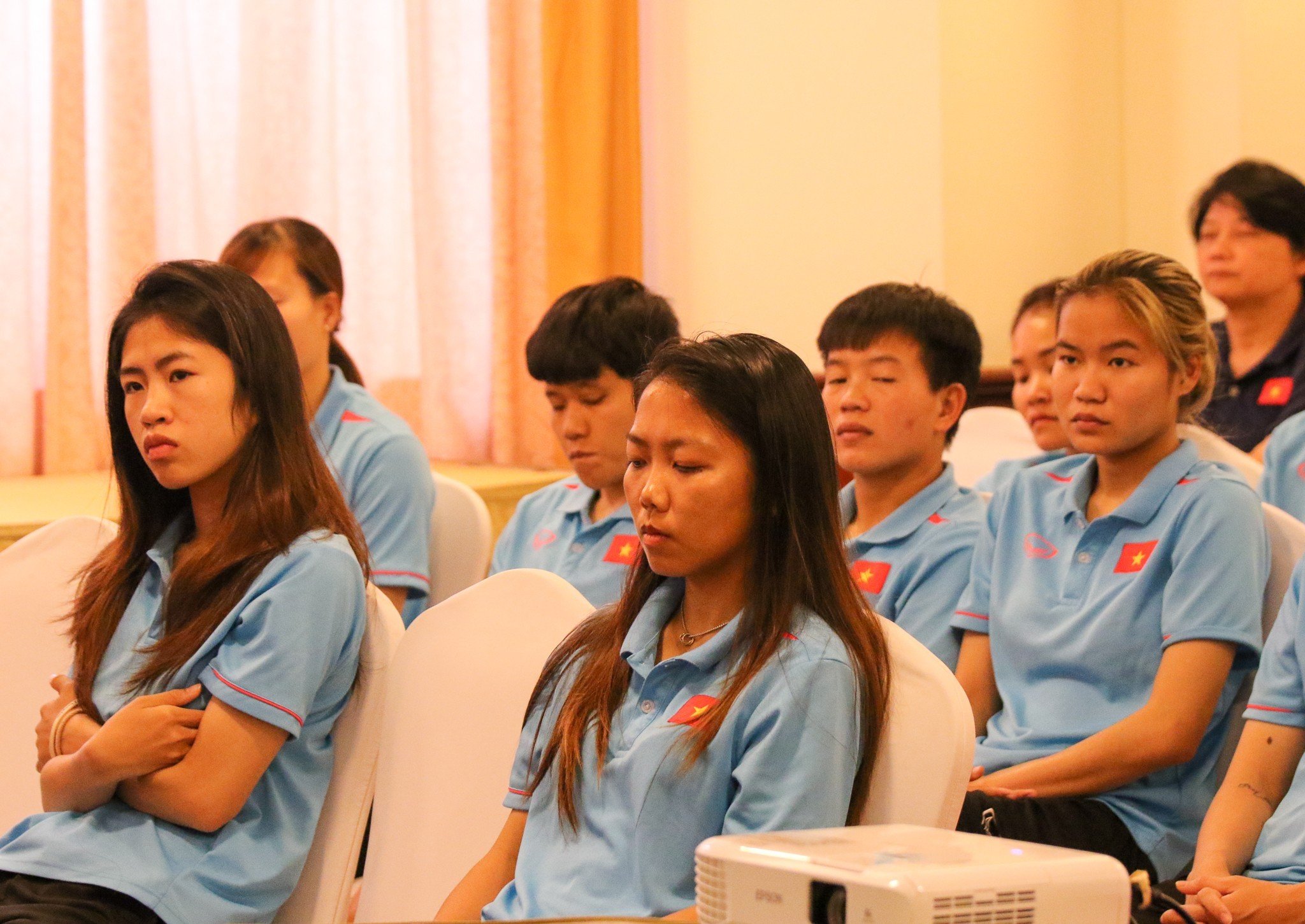 Huỳnh Như cùng các đồng đội quyết tâm bảo vệ thành công HCV SEA Games 32 - Ảnh: VFF 
