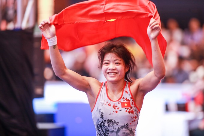 Niềm vui của nữ tuyển thủ vật Việt Nam khi giành HCV SEA Games 32. Ảnh: Đức Cường