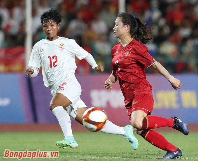 Tuy nhiên các cầu thủ ĐT nữ Myanmar đã sai lầm bởi Hoàng Thị Loan đã có 1 ngày thi đấu chói sáng 