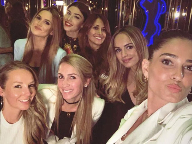 Messi's wife  just had a happy meal with the Barca WAGs
