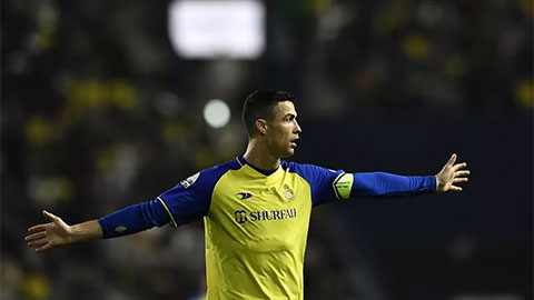Con trai Cristiano Ronaldo bất ngờ khoác áo Barca