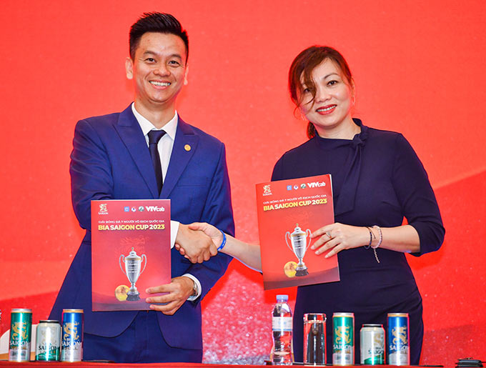 VPL-S4 khởi động khởi động với sự hợp tác giữa Công ty cổ phần bóng đá Việt (VietFootball) và Thương hiệu Bia Saigon