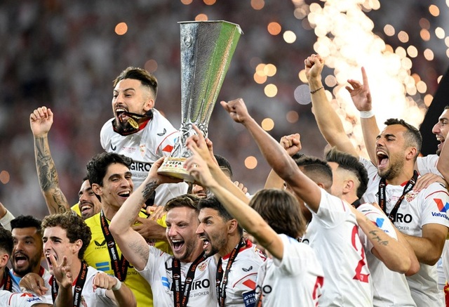 Sevilla lập kỷ lục 7 lần vô địch Europa League.