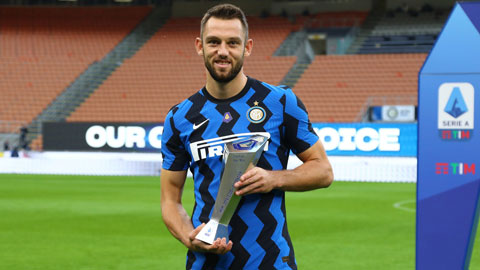 De Vrij gia hạn 2 năm với Inter