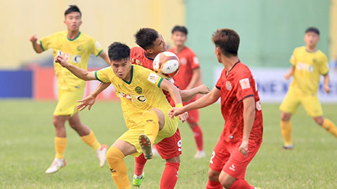 Cựu HLV U20 Việt Nam giúp Hoà Bình có điểm trước thầy trò ông Nguyễn Minh Phương  