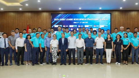 UEFA phối hợp LĐBĐ Việt Nam phát triển V.League