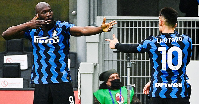 Cặp tiền đạo tại Inter đang được HLV Simone Inzaghi ưa thích sử dụng nhất là Lautaro-Lukaku (trái)