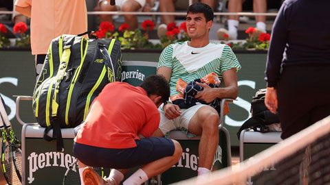 Roland Garros 2023 - Bán kết đơn nam: Đằng sau thất bại vì chuột rút của Alcaraz trước Djokovic