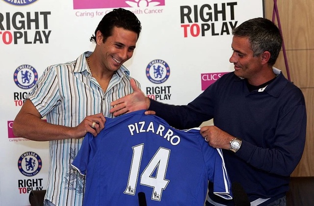 Pizarro là một thương vụ thất bại của Chelsea trong quá khứ