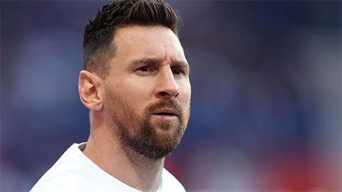 Lionel Messi lôi giải thưởng PSG ra bán đấu giá