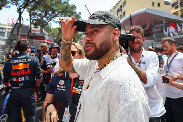 Neymar bị tóm sống ở của giải Grand Prix tại Monaco