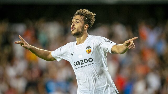 Nico Gonzalez từng gây ấn tượng khi khoác áo Valencia theo dạng cho mượn mùa trước