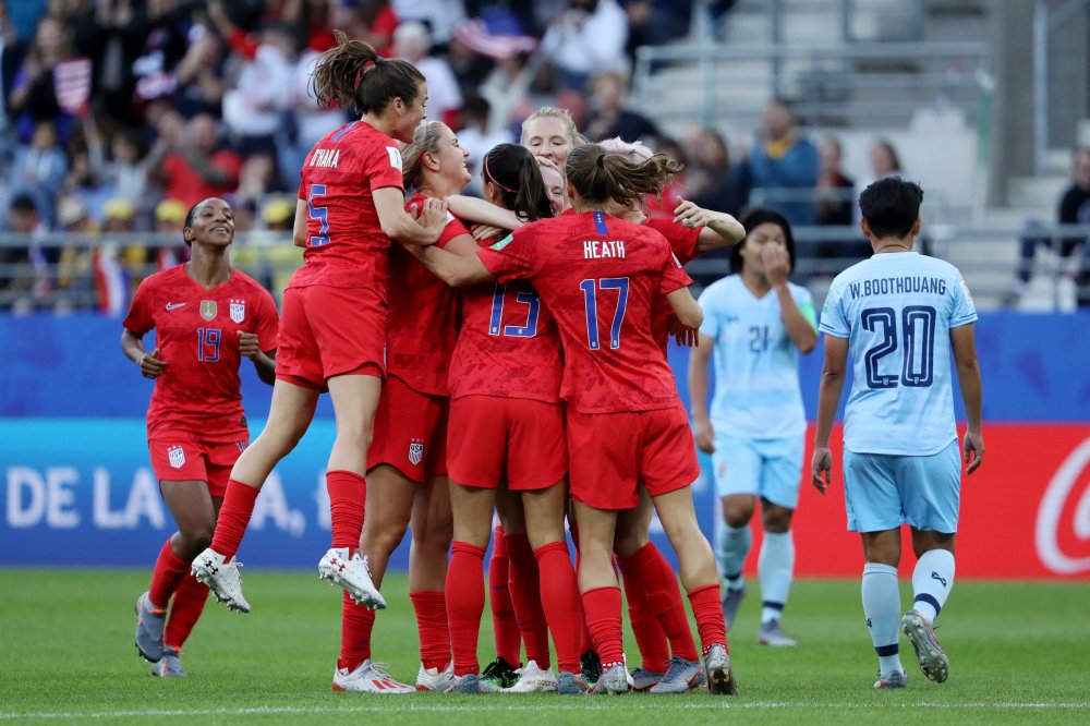 ĐT nữ Mỹ trong chiến thắng "vùi dập" 13-0 trước Thái Lan