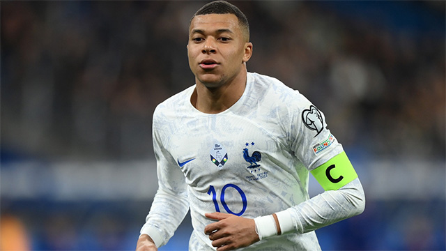 Mbappe là cầu thủ hiếm hoi ở Ligue 1 đang sắm vai trụ cột ĐT Pháp