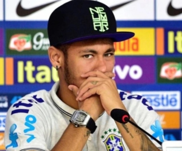 Đây là chiếc đồng hồ đắt nhất trong bộ sưu tập của Neymar với giá 1,6 triệu bảng