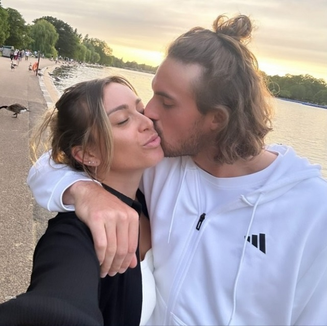 Stefanos Tsitsipas và Paula Badosa đã công khai việc hẹn hò