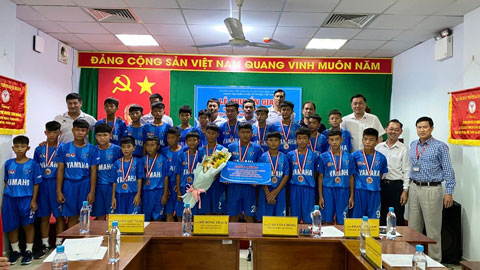 Bình Dương tổ chức tuyên dương đội bóng đá U13 và chuyển giao 12 cầu thủ U15 cho Trung tâm Đào tạo Bóng đá trẻ Becamex Bình Dương