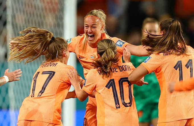Niềm vui ghi bàn của các tuyển thủ Hà Lan
