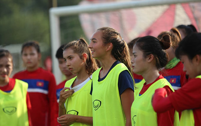Cặp chị em Việt kiều từng thử sức ở đội tuyển trẻ Việt Nam 