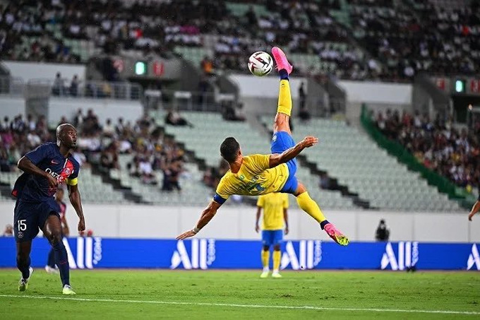 Ronaldo nỗ lực nhưng không thể ghi bàn ở trận PSG vs Al-Nassr