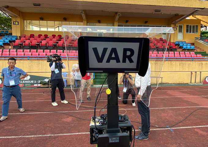 Màn hình tổng của VAR đã sẵn sàng cho thời khắc lịch sử của V.League