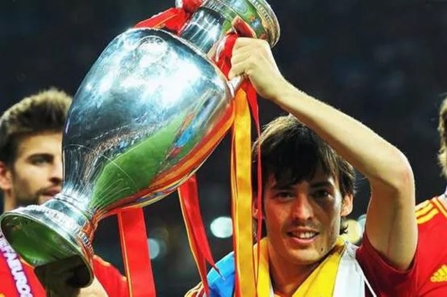 Silva đã vô địch cả EURO lẫn World Cup cùng ĐT Tây Ban Nha.