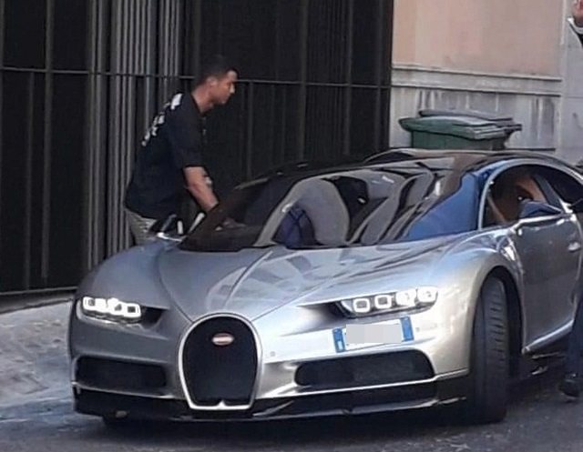 Ronaldo và chiếc Bugatti Chiron