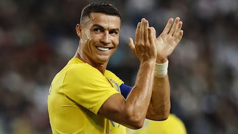 Ronaldo đánh bại kỷ lục của 'vua dội bom' Muller