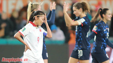 Huỳnh Như rớm nước mắt sau trận ĐT nữ Việt Nam thua 0-7 trước Hà Lan 