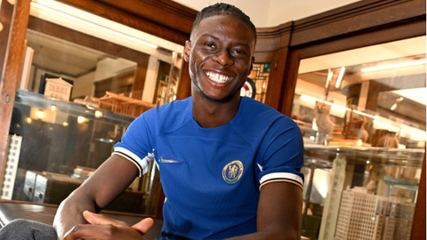 Chelsea chiêu mộ thành công thần đồng Lesley Ugochukwu