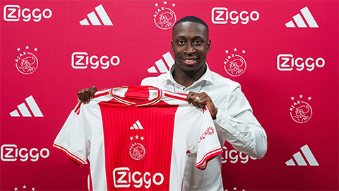 Man City bán sao trẻ 'nhanh như chớp' cho Ajax