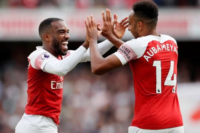 Hai cựu tiền đạo Arsenal là Lacazette và Aubameyang hứa hẹn tỏa sáng tại Marseille và Lyon.