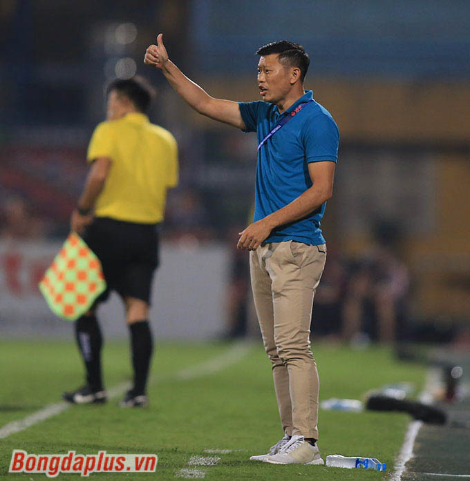 HLV Bảo Khanh sẽ có màn tái ngộ đầy duyên nợ với CLB CAHN ở trận cầu quyết định đến chức vô địch V.League 2023 - Ảnh: Minh Tuấn 